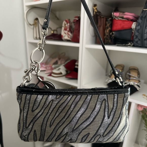 SOLD OUT - Picture 2 of 6